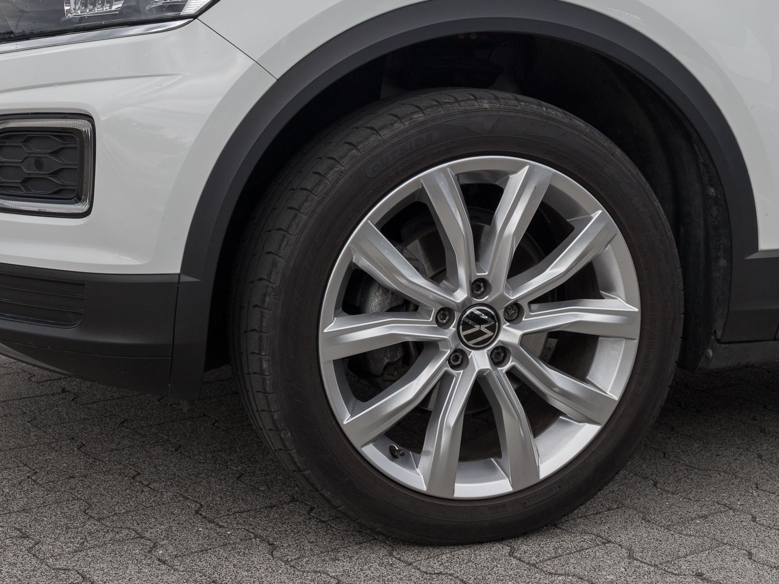 Volkswagen T-Roc 1.5 TSI DSG STYLE - Samsaru's Car Outlet