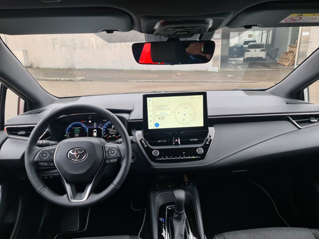 Toyota Corolla 1.8 Hybrid Team D