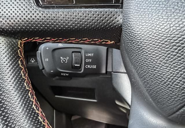 DS Automobiles DS7 Crossback 1.6 PureTech 180 Performance Line