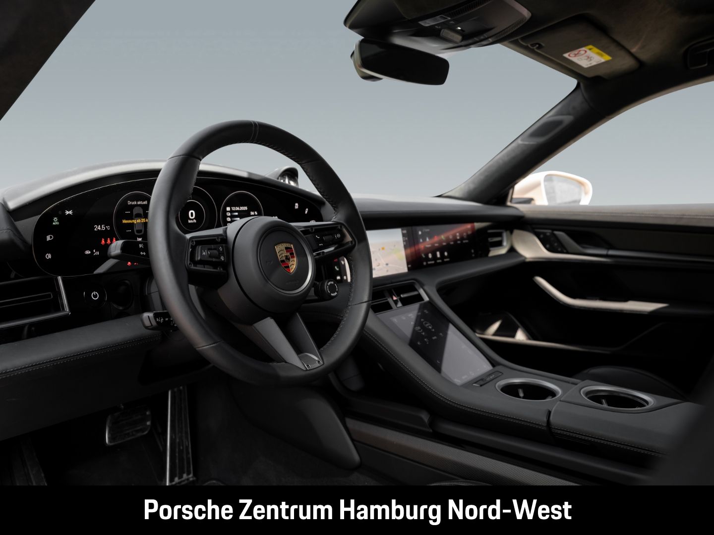 Porsche Taycan Turbo S Cross Turismo Burmester HUD PDCC
