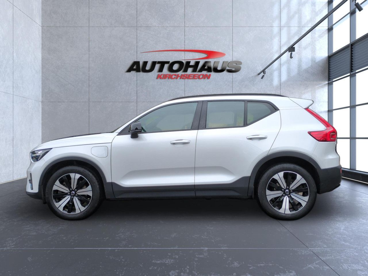 Volvo XC40 T4 Recharge R-Design Plug-In Hybrid 2WD LED