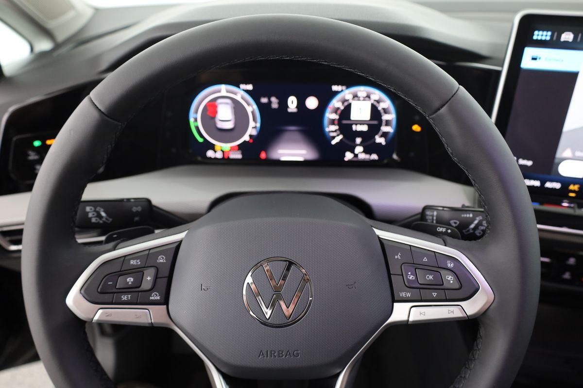 Volkswagen Golf VIII 1.5 eHybrid Style, AHK, Navi, Kamera,