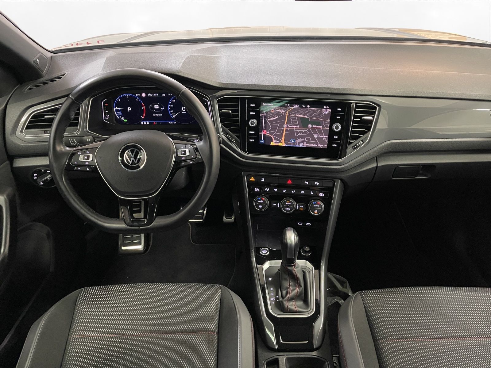 Volkswagen T-Roc 2.0 TDI R-line - Samsaru's Car Outlet