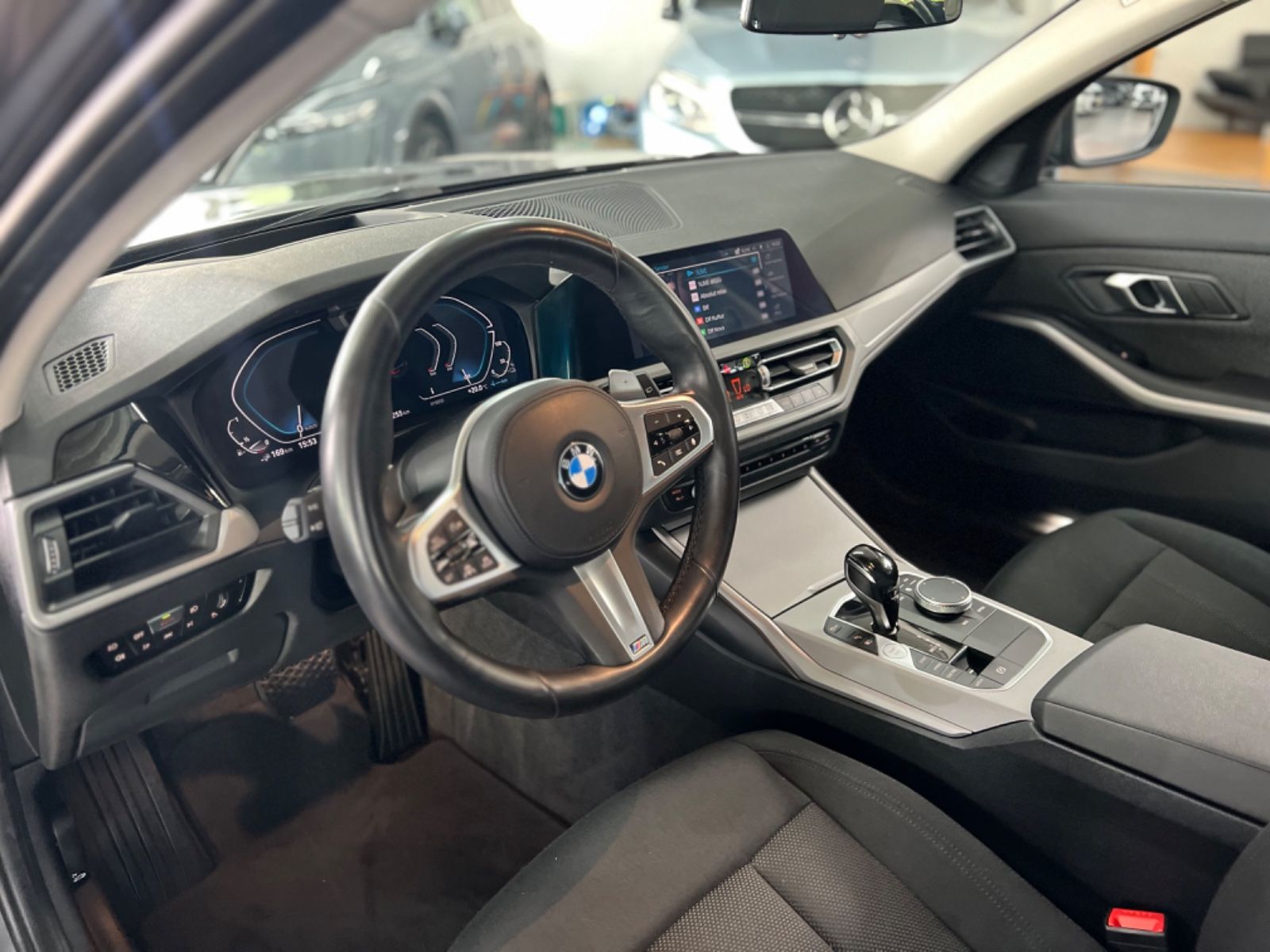 BMW 330 e Touring Advantage - Samsaru's Car Outlet