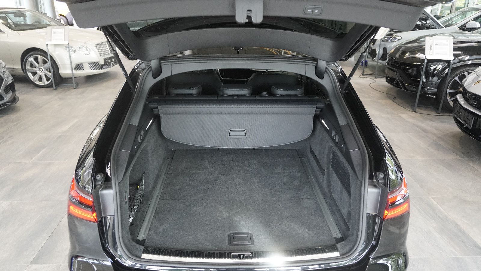 Audi A6 Avant 55 TFSI quattro - Samsaru's Car Outlet