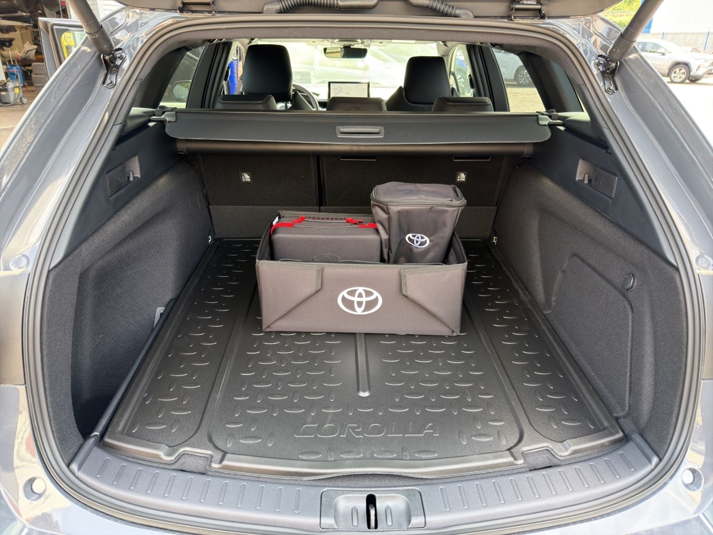 Toyota Corolla Touring Sports Hybrid Lounge 18''ALU+MAT