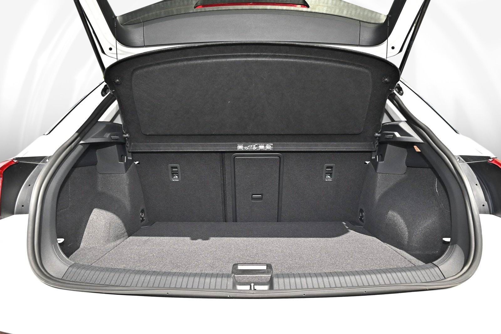 Volkswagen T-Roc 1.5 TSI DSG Style - Samsaru's Car Outlet