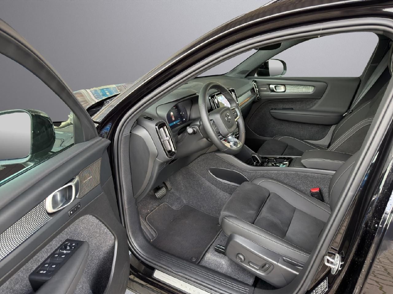 Volvo XC40 Ultra Black Edition AHK* Frontscheibenheiz.