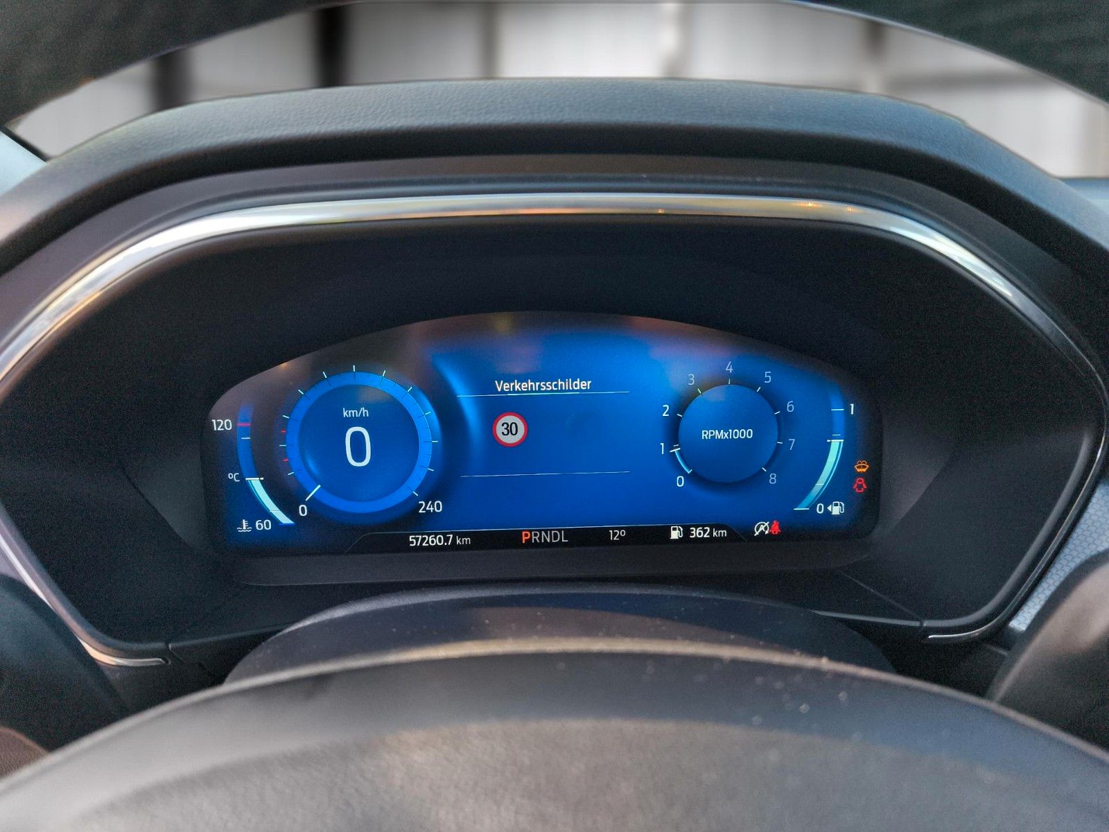 Ford Focus Lim. Active X NAVI LED ACC TOP ZUSTAND