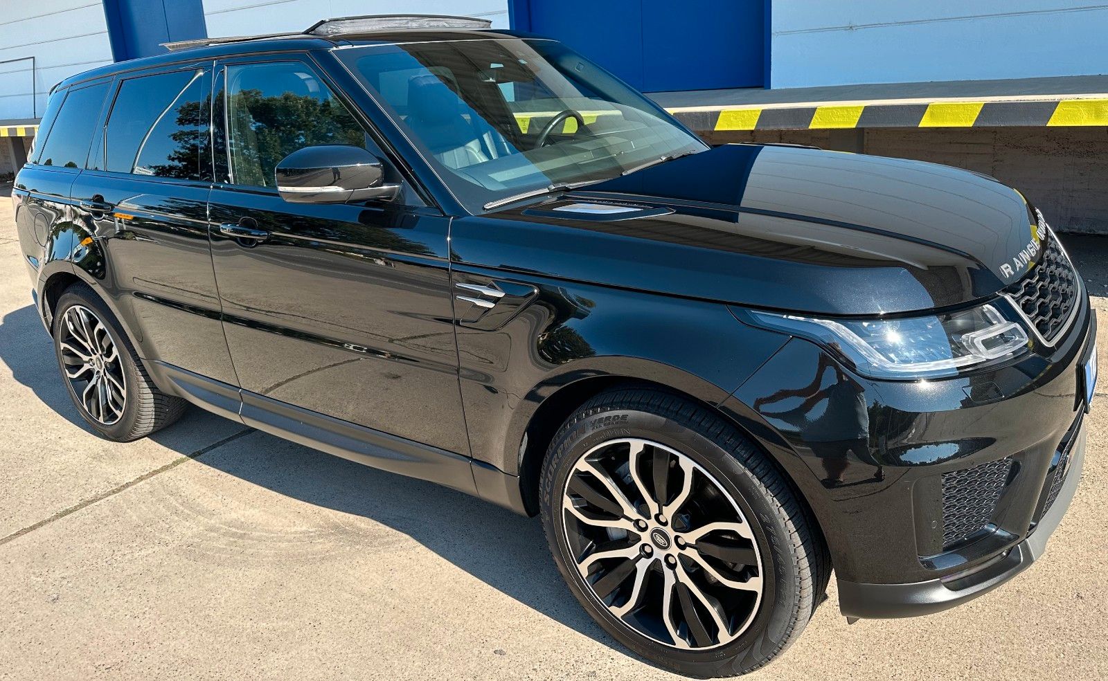 Range Rover Sport SE - Samsaru's Car Outlet