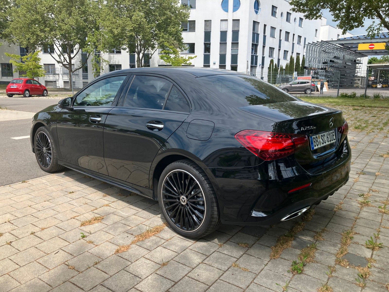 Mercedes-Benz A 250 e Limousine - Samsaru's Car Outlet