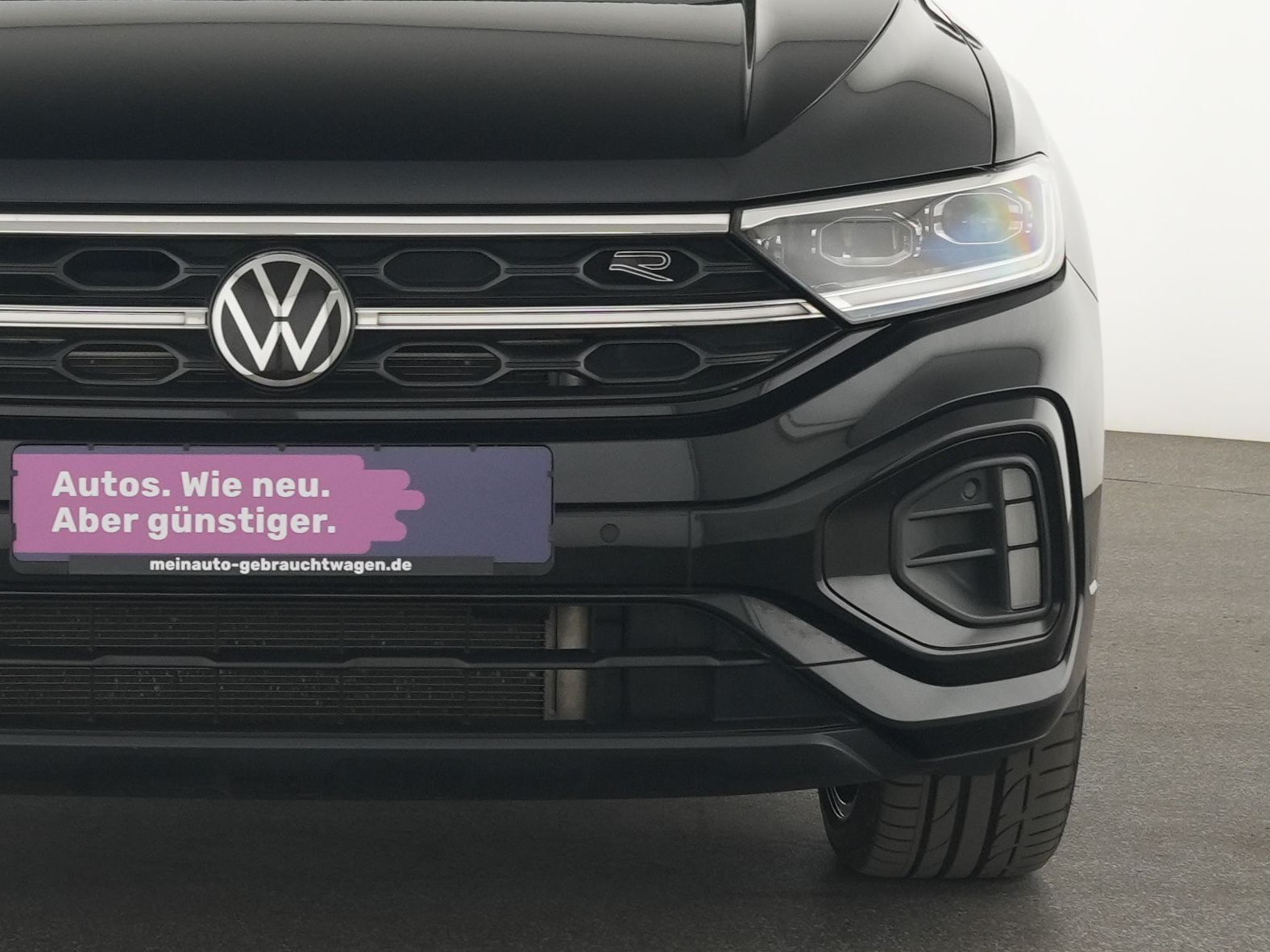 Volkswagen T-Roc R-Line - Samsaru's Car Outlet