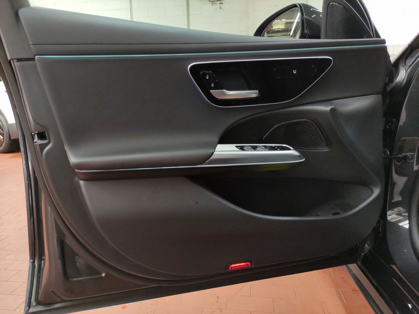Mercedes-Benz E 220 d AVANTGARDE - Samsaru's Car Outlet
