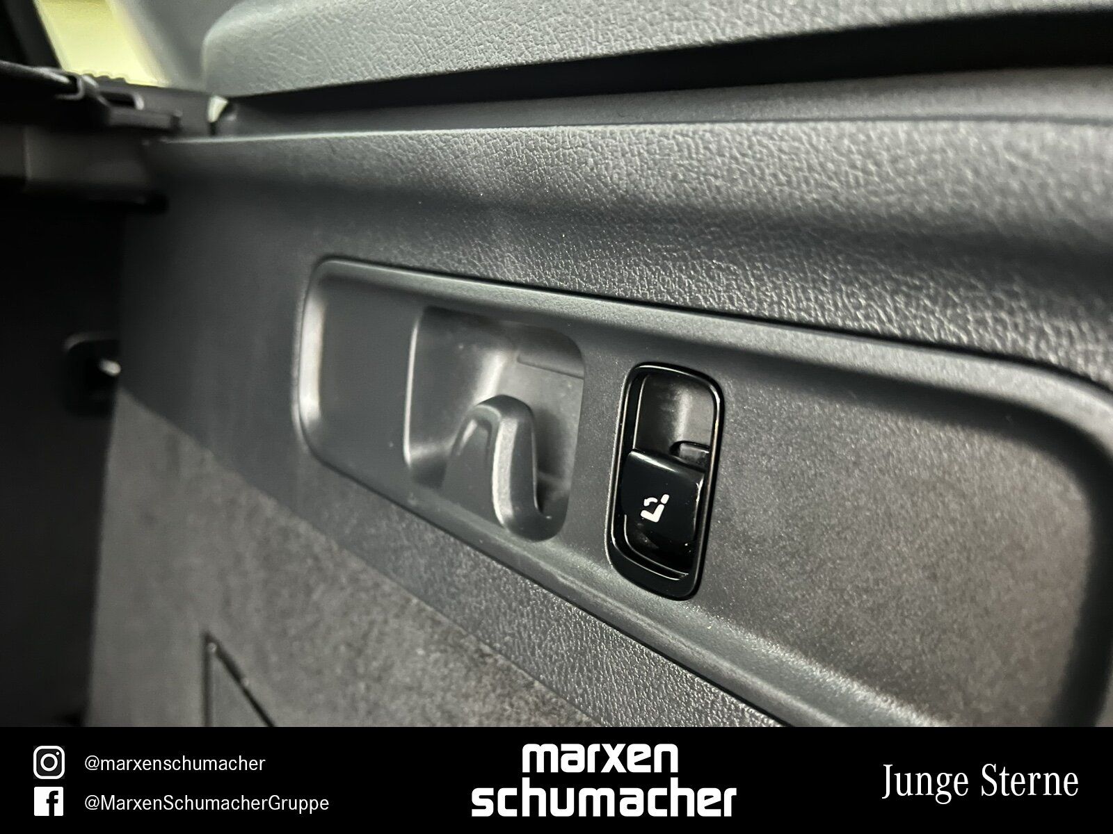 Mercedes-Benz GLC 220 d 4M AVANTGARDE Pano+360°+AHK+DIGITAL