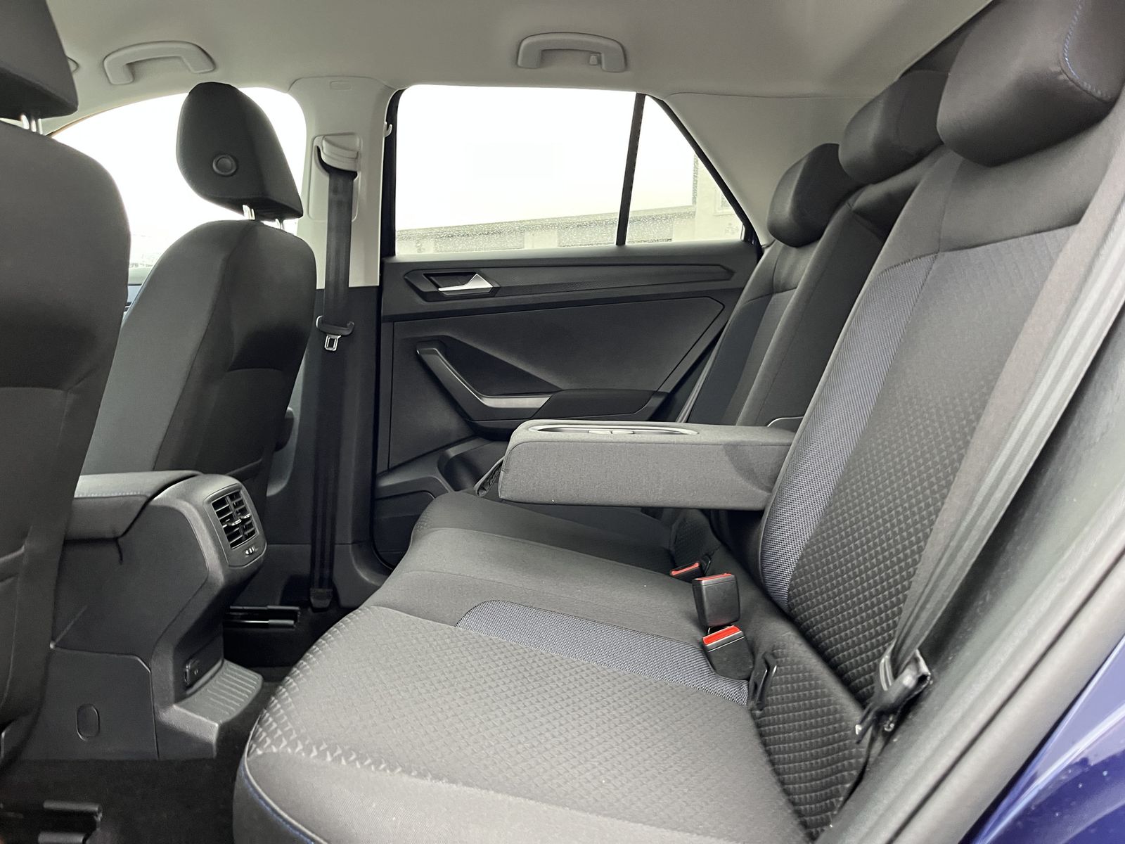 Volkswagen T-Roc 1.6 TDI UNITED - Samsaru's Car Outlet