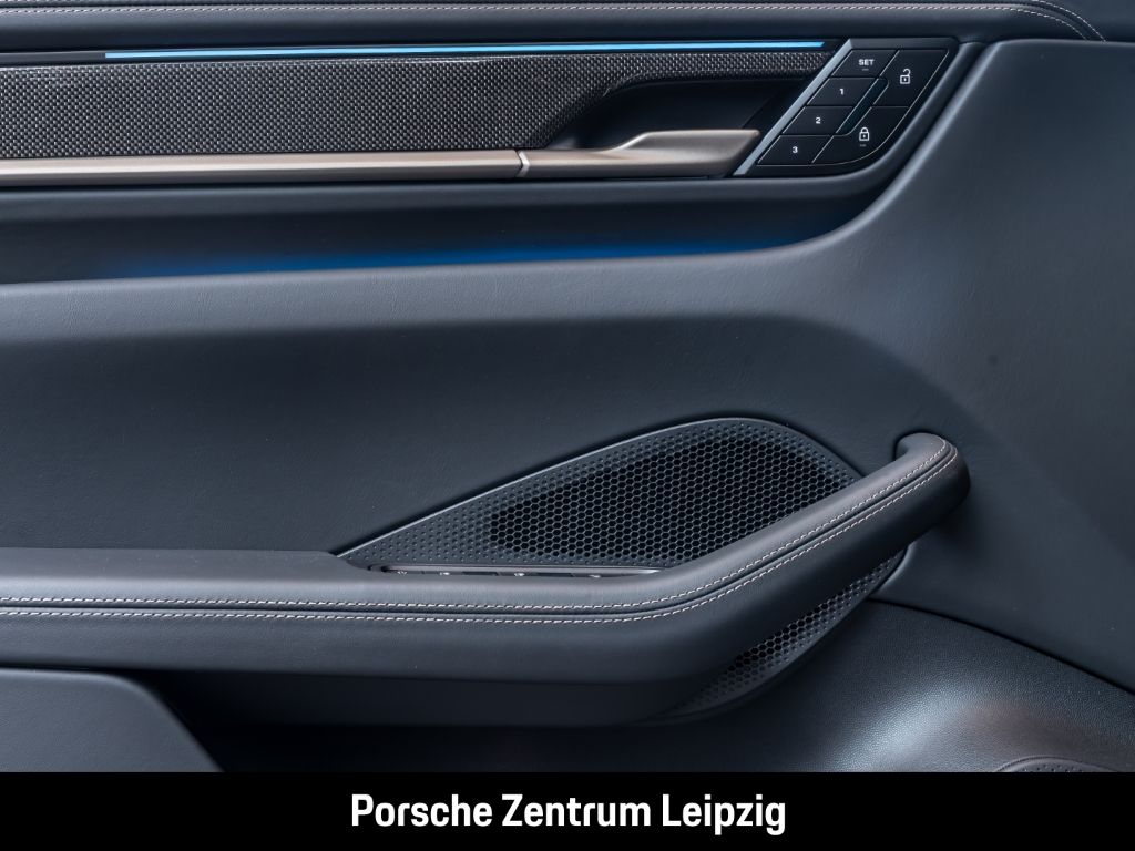 Porsche Macan Turbo - Samsaru's Car Outlet