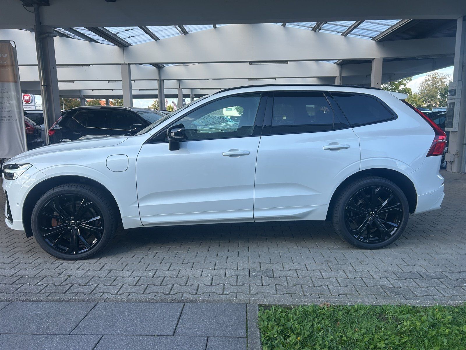 Volvo XC60 T8 R Design LED*AHK*