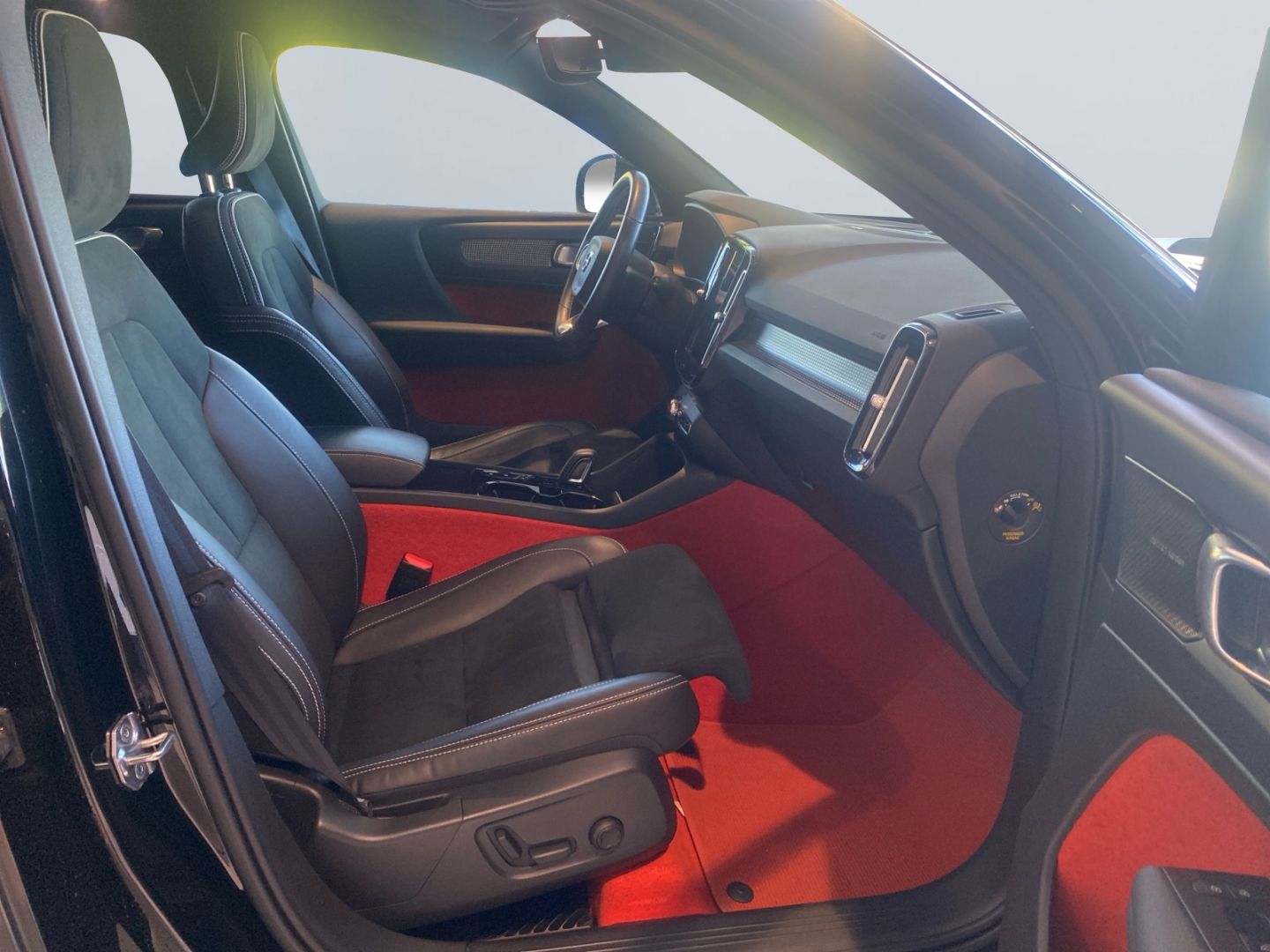 Volvo XC40 T5 Recharge DKG R-Design *AHK*360°*Pano*H/K