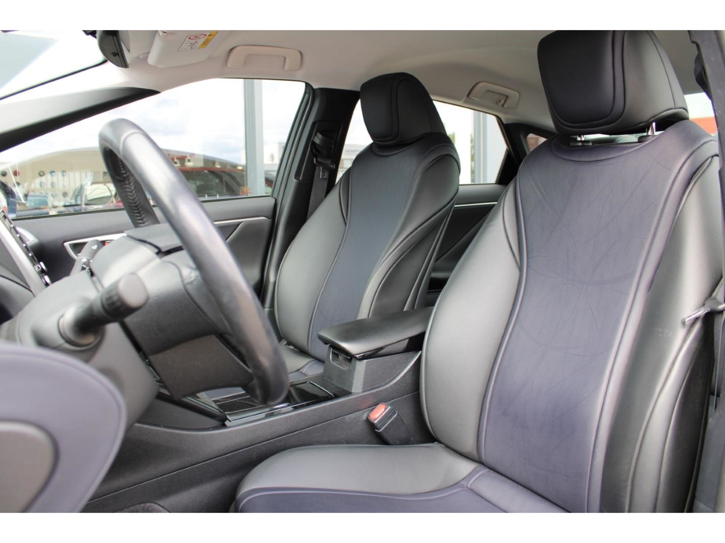 Toyota Mirai - Samsaru's Car Outlet