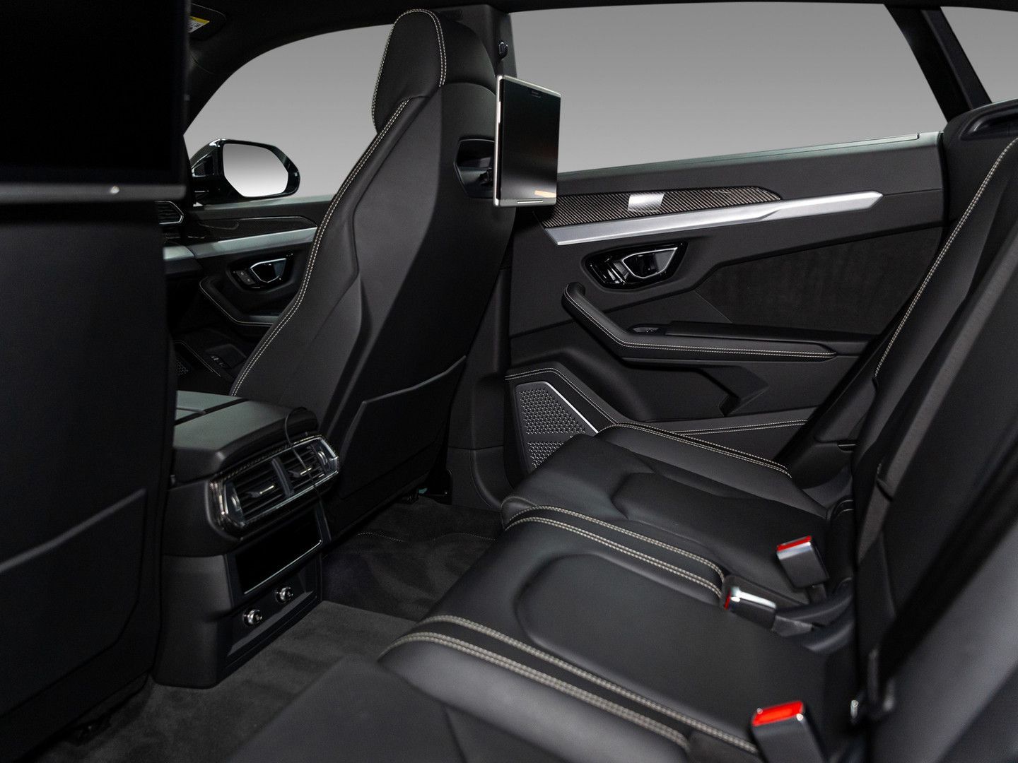 Lamborghini Urus - Samsaru's Car Outlet