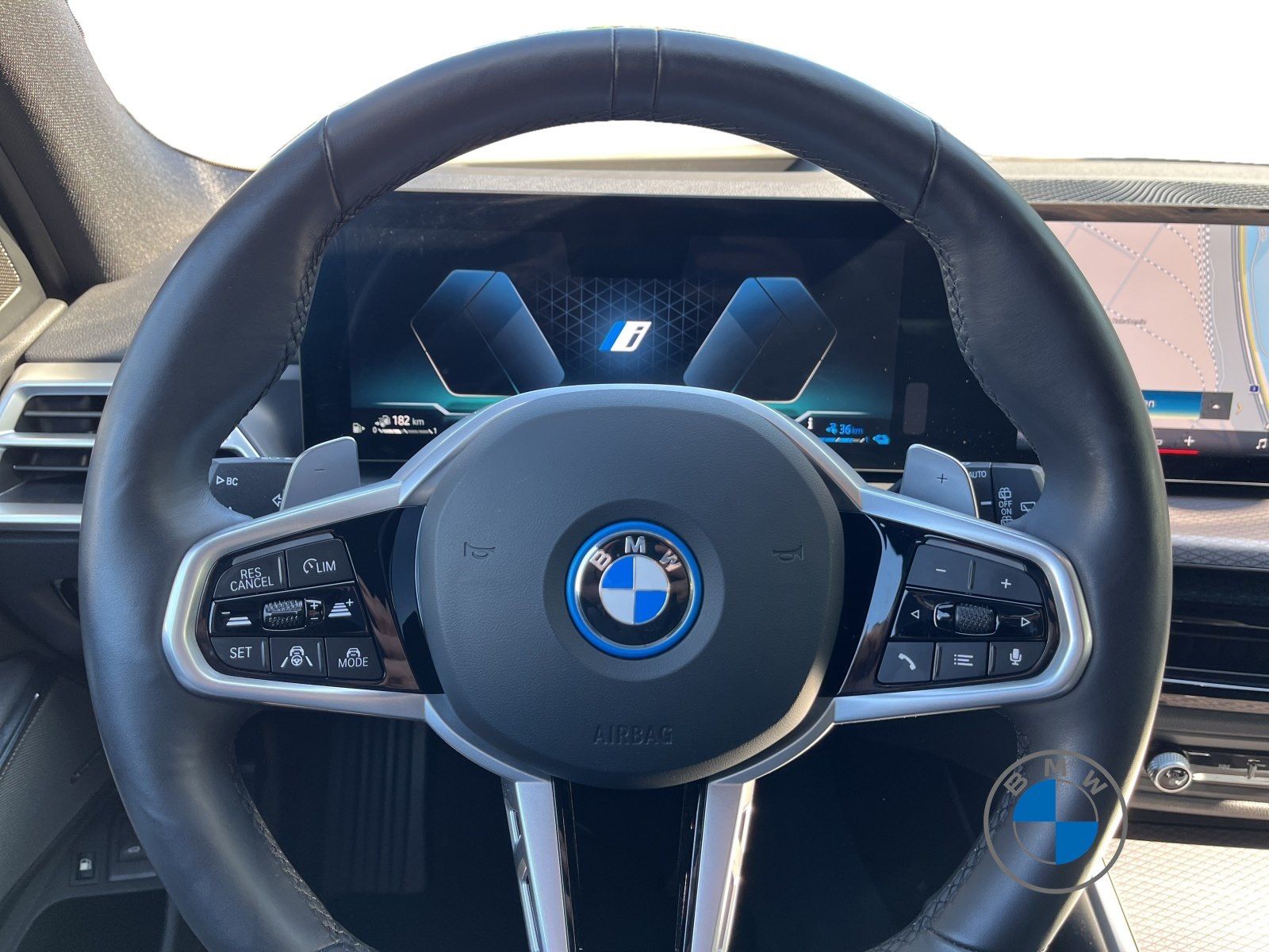 BMW 330e xDrive Touring M Sport DA Prof Pano AHK PA+