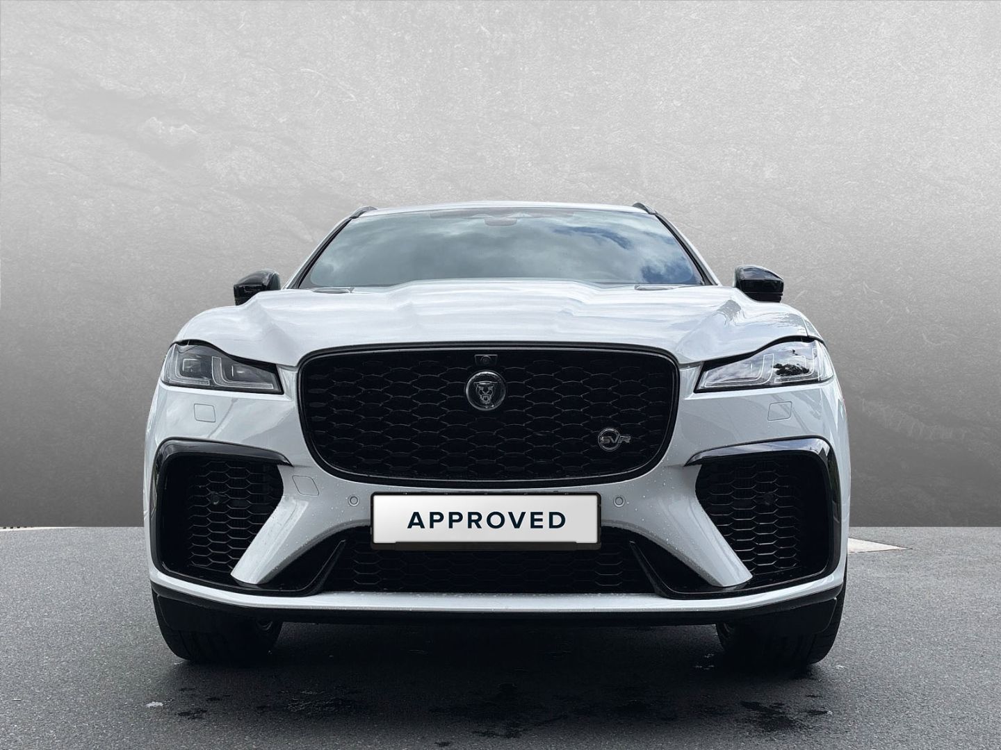 Jaguar F-Pace P550 SVR 22'' Pano HUD AHK V8