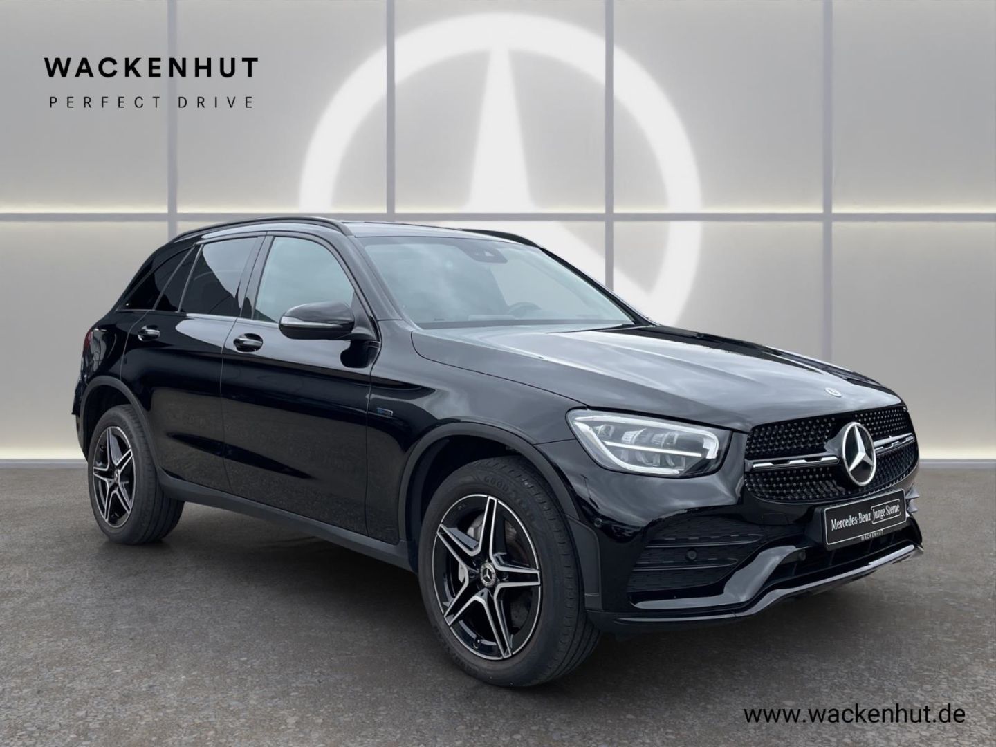 Mercedes-Benz GLC 300 e 4M AMG - Samsaru's Car Outlet