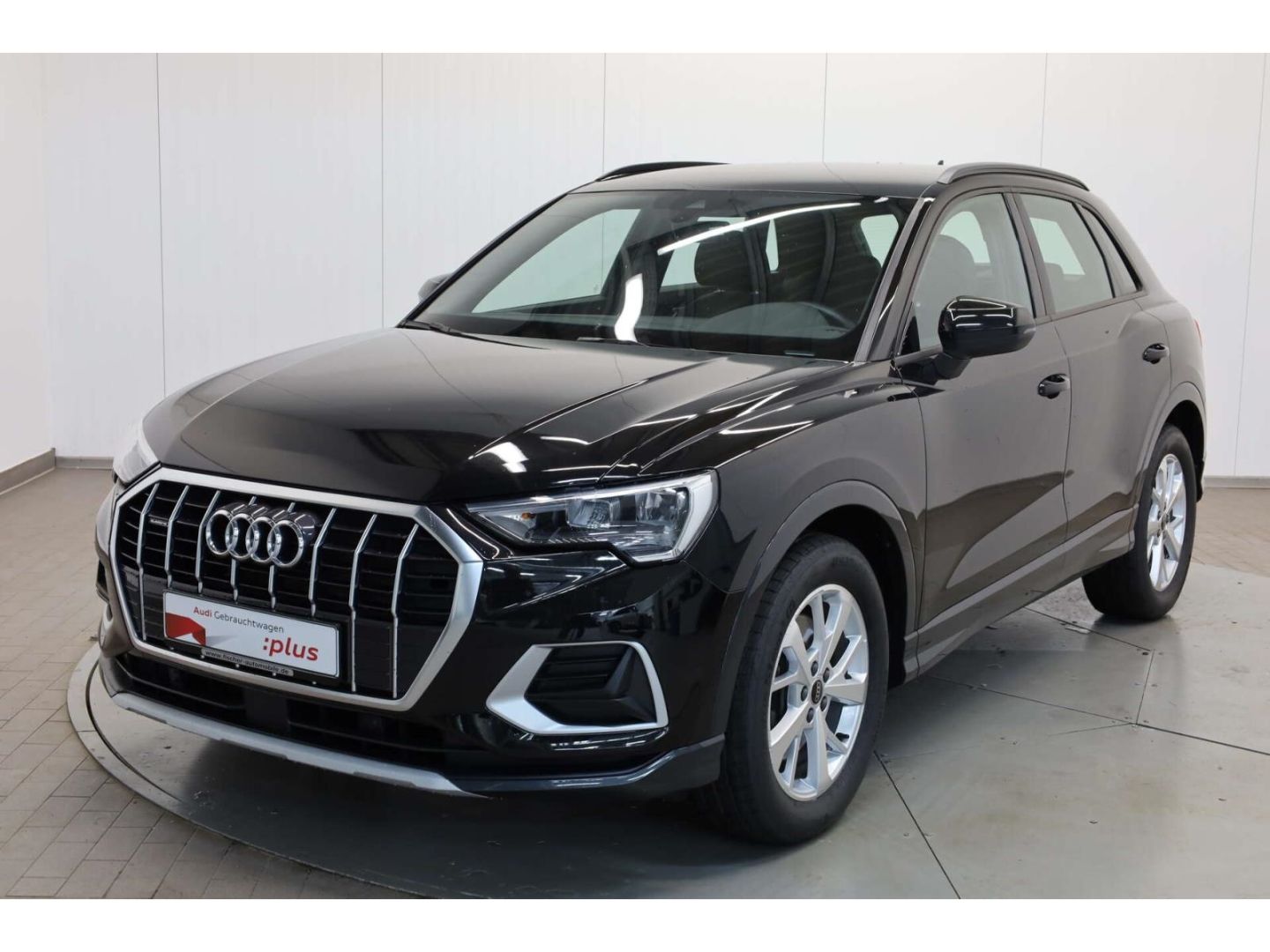 Audi Q3 40 TFSI qu. advanced - Samsaru's Car Outlet