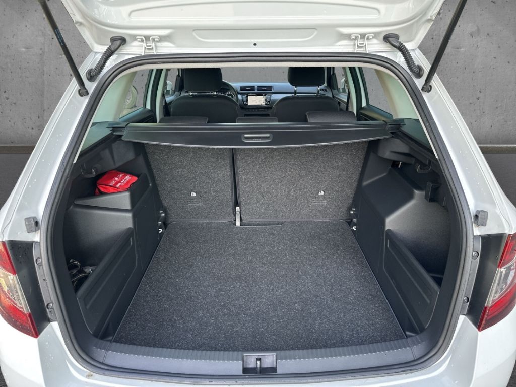Skoda Fabia Combi 1.0TSI DSG Best of - Samsaru's Car Outlet