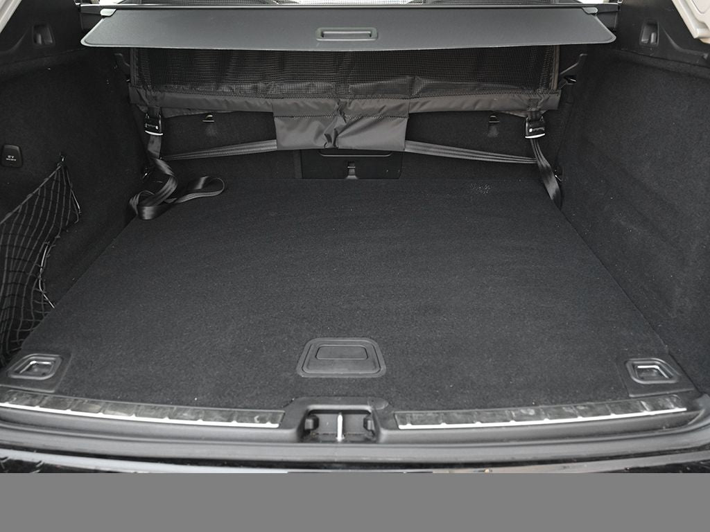 Volvo XC60 B4 Plus Dark - Samsaru's Car Outlet