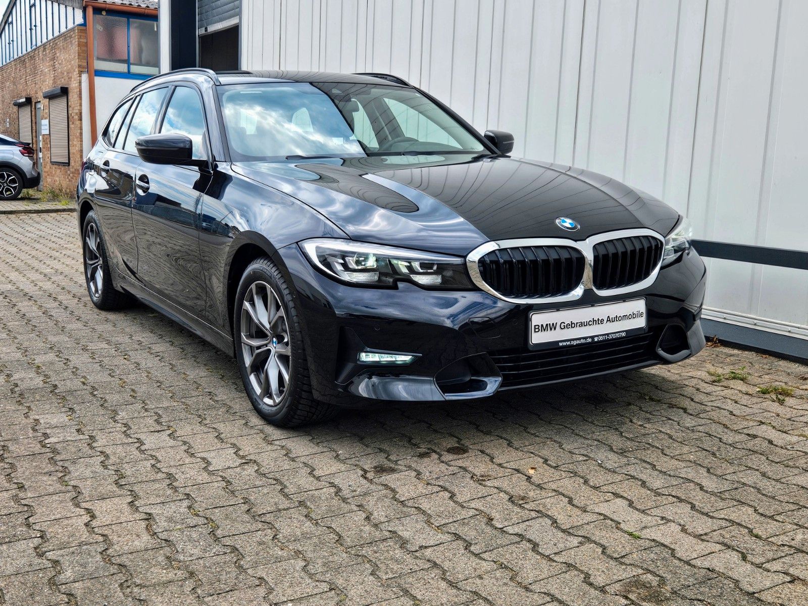 BMW 320d xDrive SPORT LINE - Samsaru's Car Outlet