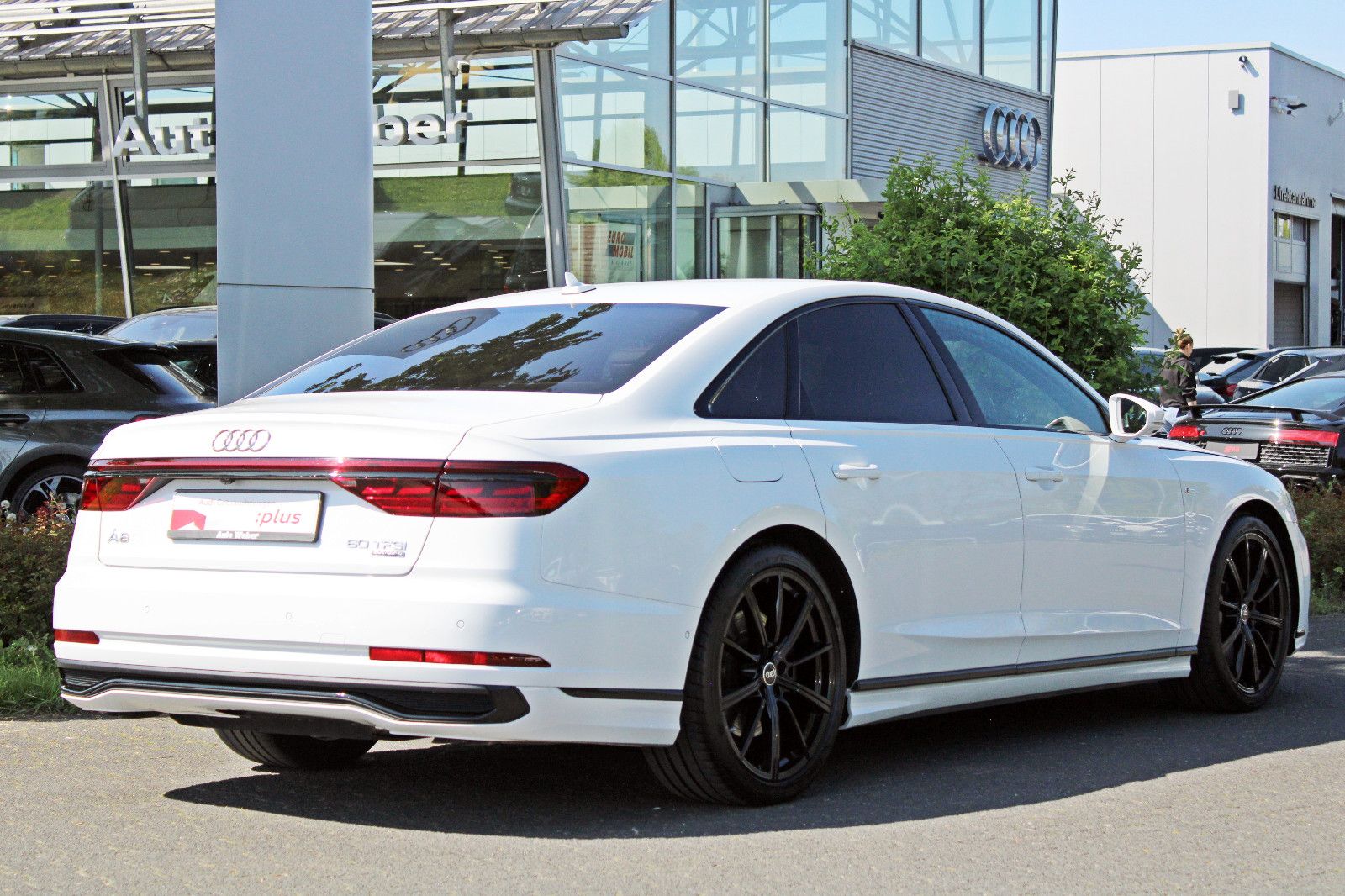 Audi A8 60TFSI quattro S LINE BLACK - Samsaru's Car Outlet