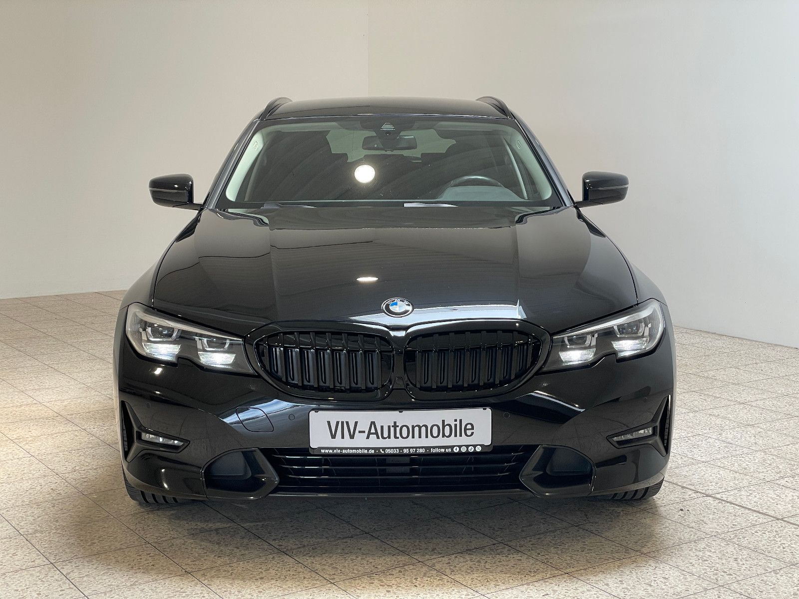 BMW 320d Touring Sport Line - Samsaru's Car Outlet