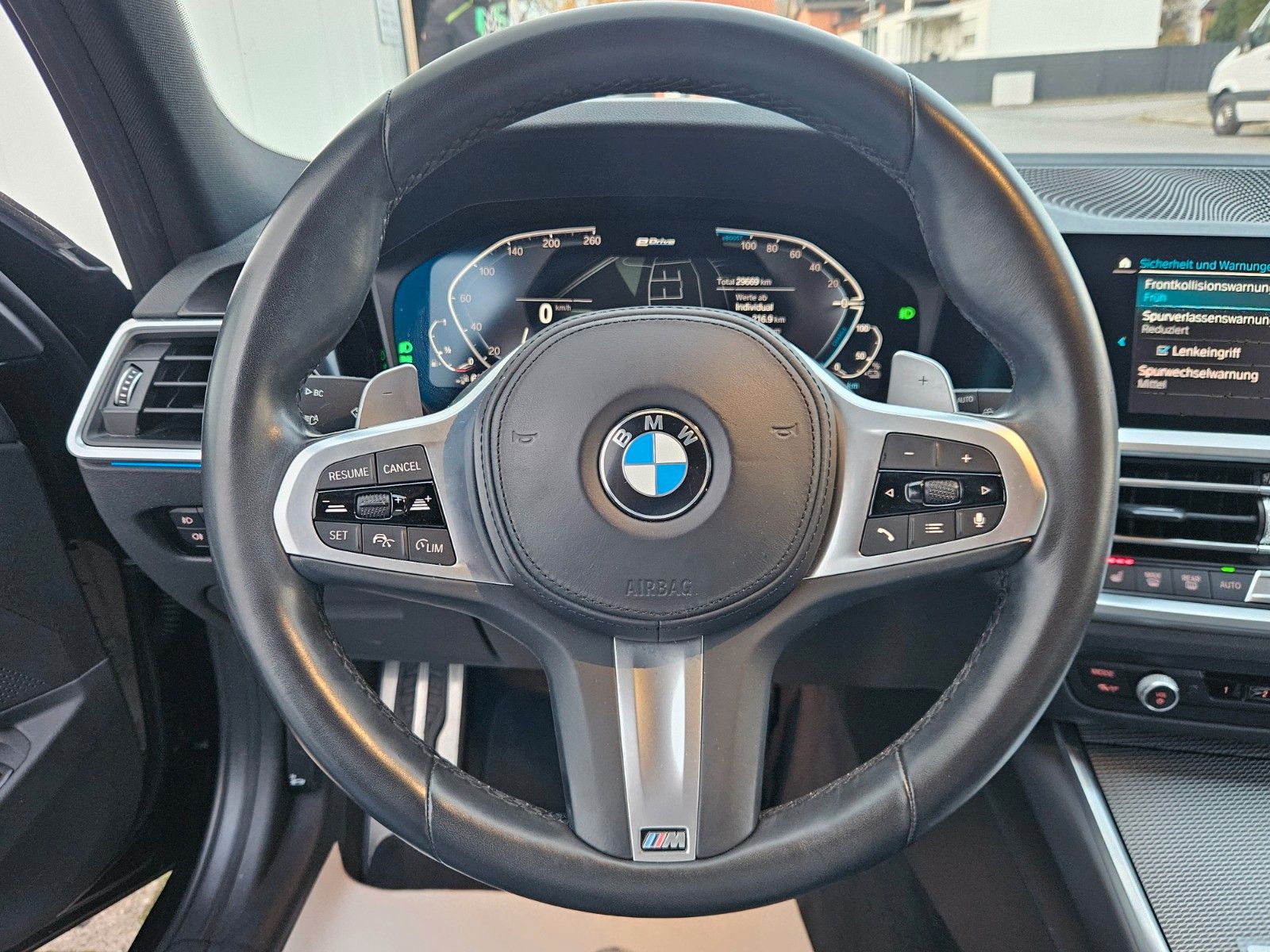 BMW 330e*LCProf*M-SPORT*HUD*ACC*PARKASS+*KEYLESS GO