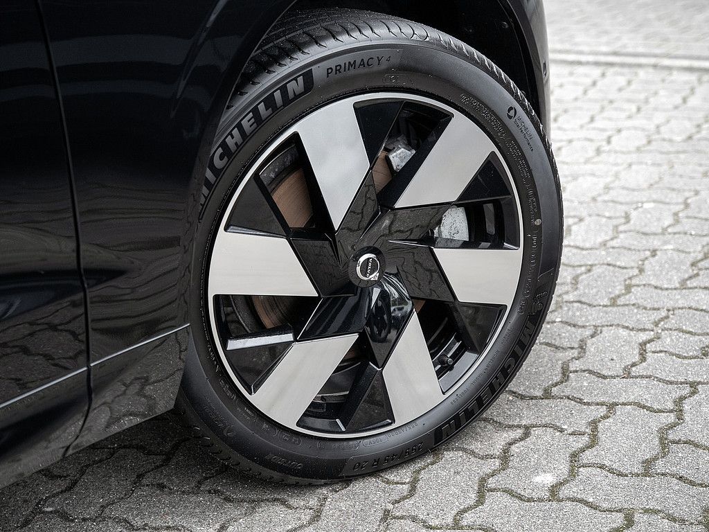 Volvo XC60 T8 AWD Ultra Dark