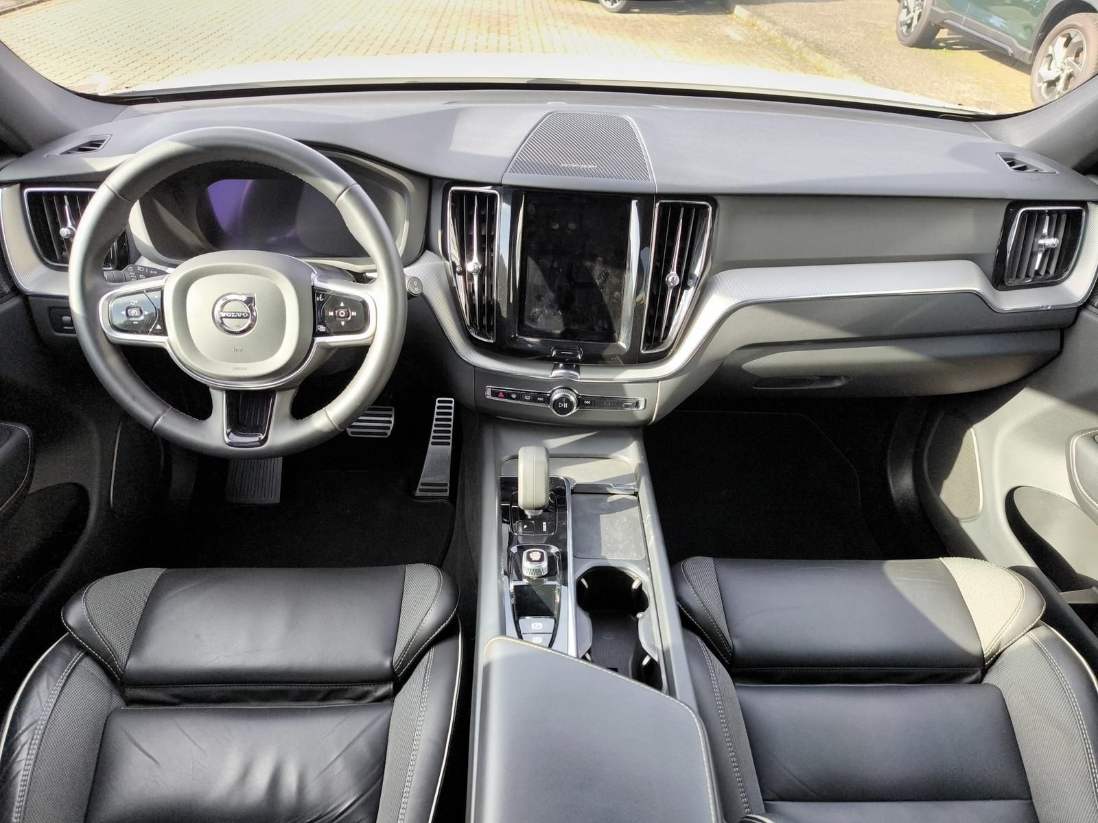 Volvo XC60 B4 Diesel  AWD Aut. ACC AHK Standhzg.