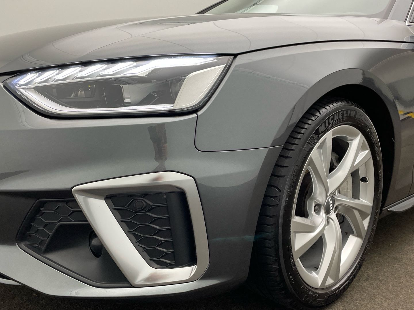 Audi A4 Avant S line 40 TDI S tronic - Samsaru's Car Outlet