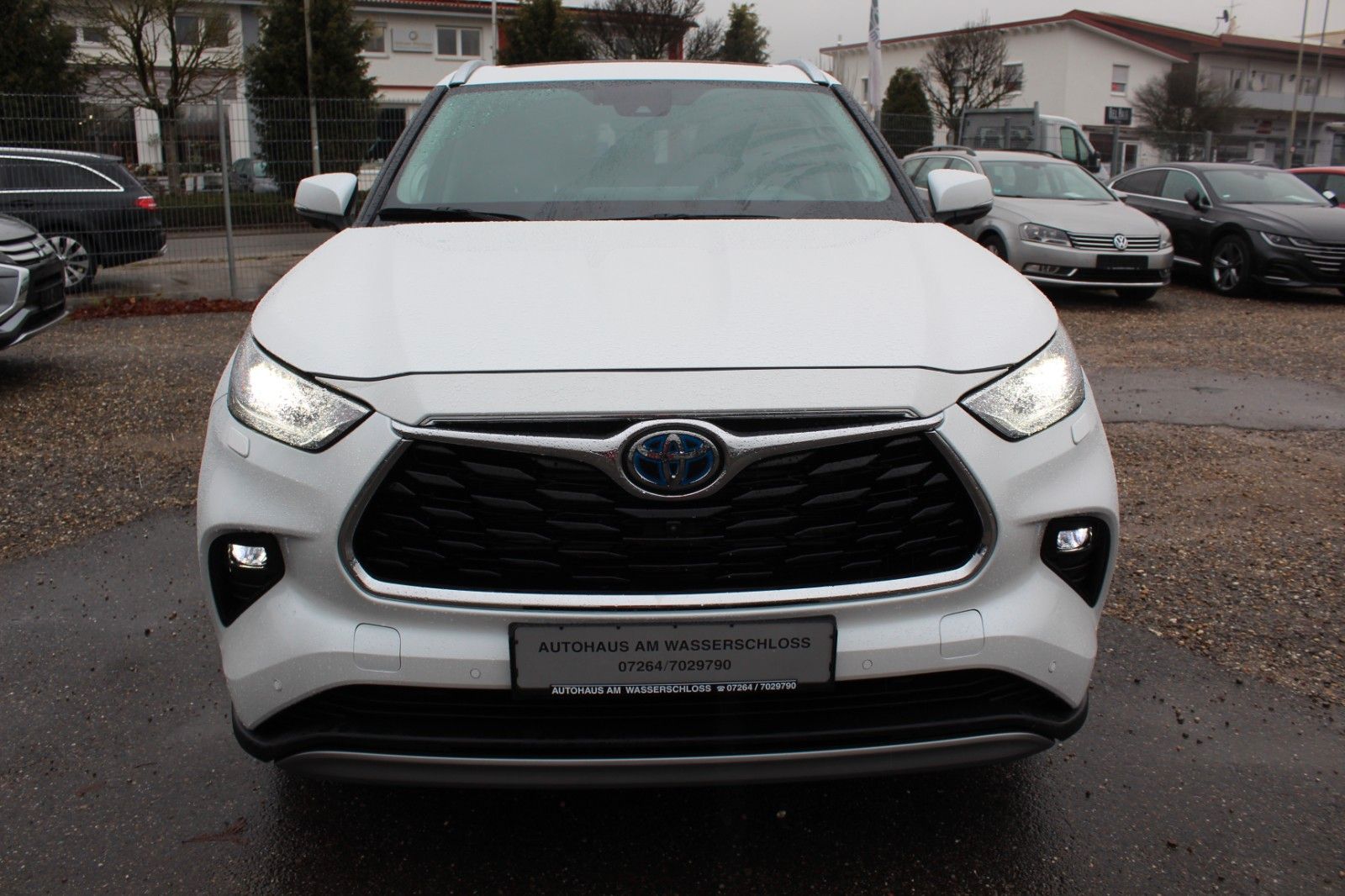 Toyota Highlander Hybrid Luxury*7-Sitzer*PANO*1.Hd.*ACC