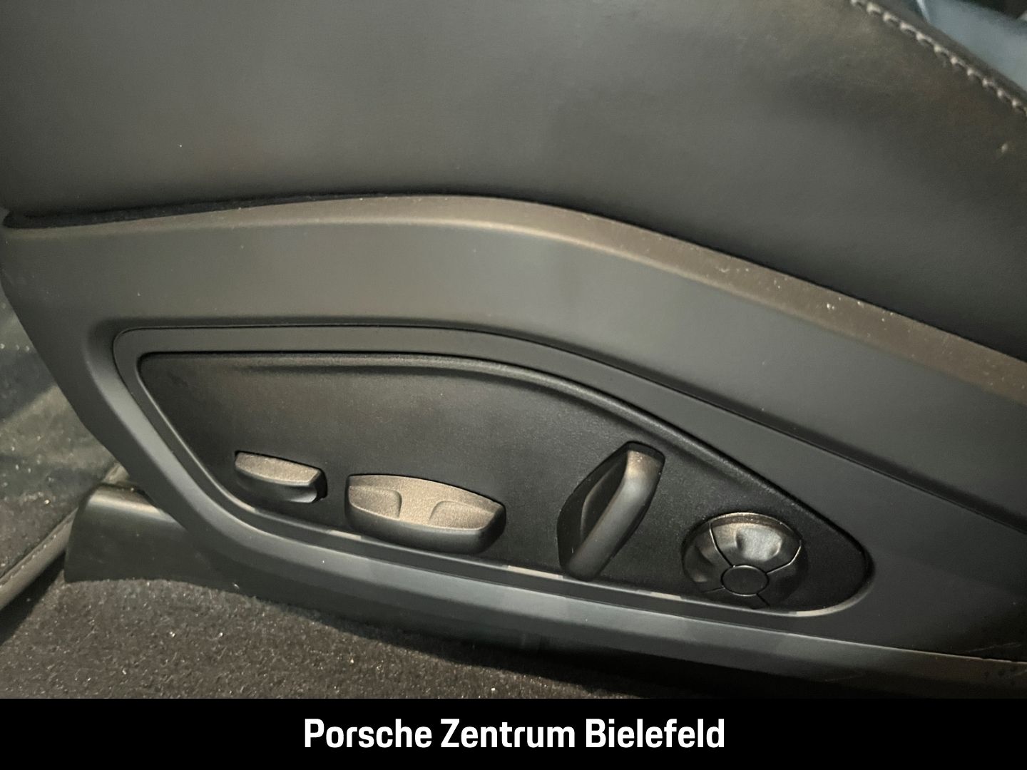 Porsche Taycan 4S Cross Turismo Panorama Luftfederung
