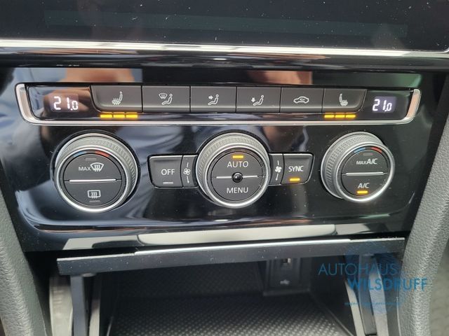 Volkswagen Golf VII 1.5 TSI DSG Highline R-Line - Samsaru's Car Outlet