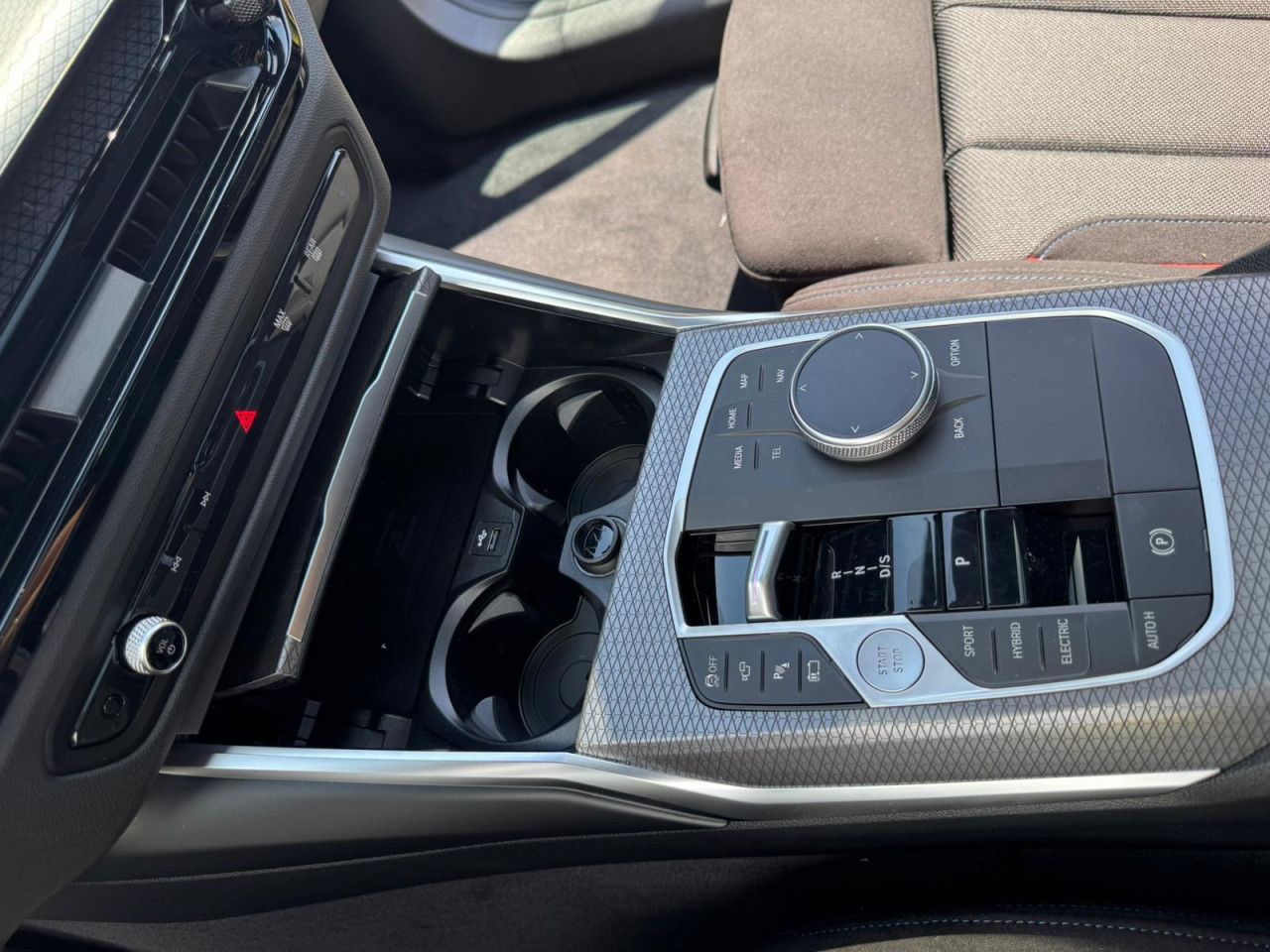 BMW 330e xDr. T M Sport Pro ACC HUD Pano Ha/Ka AHK 1