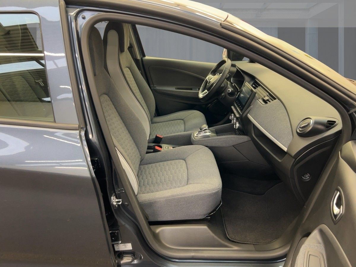Renault ZOE EXPERIENCE R135 50kWh - Samsaru's Car Outlet