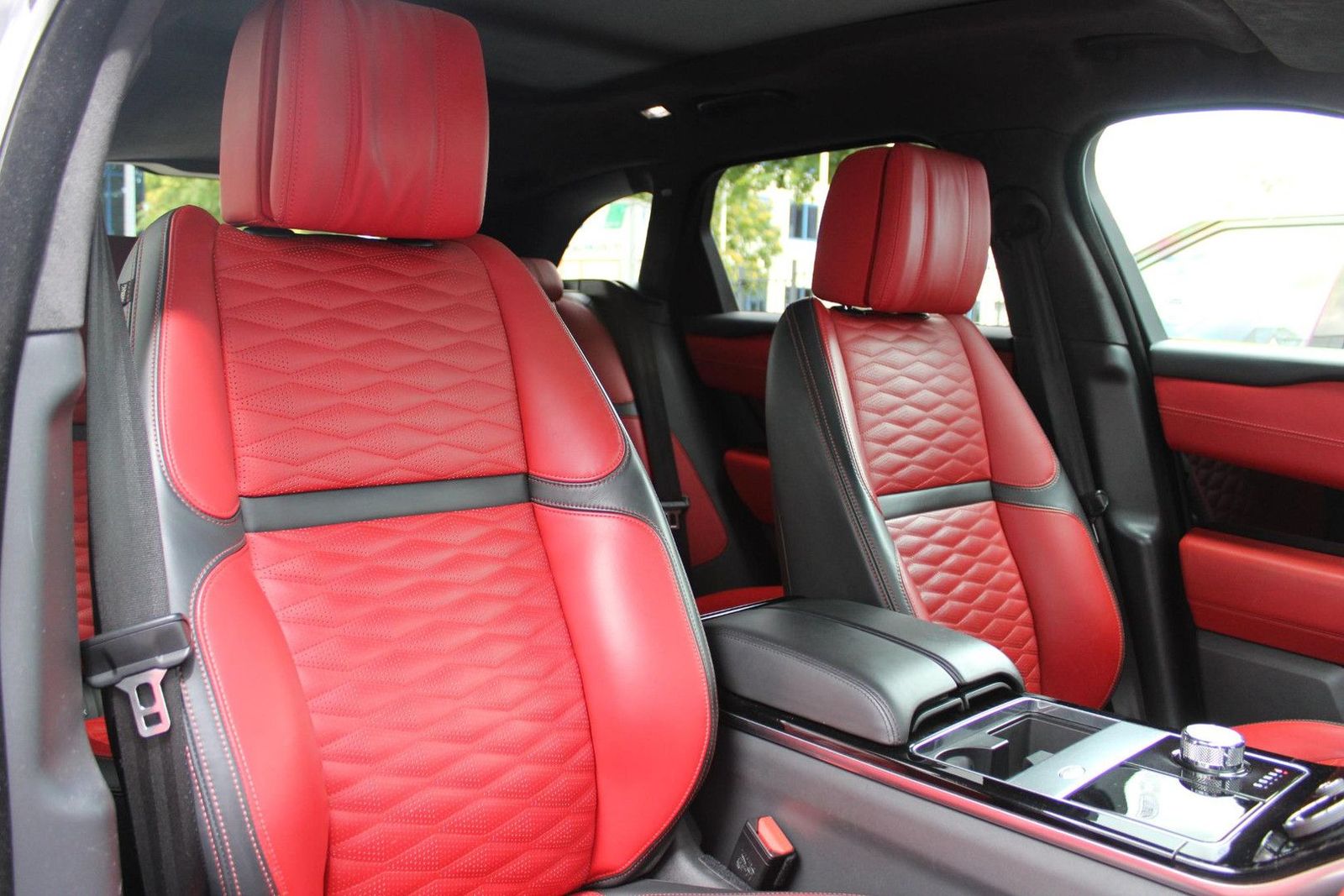 Range Rover Velar 5.0 V8 SVAutobiography Dynamic - Samsaru's Car Outlet