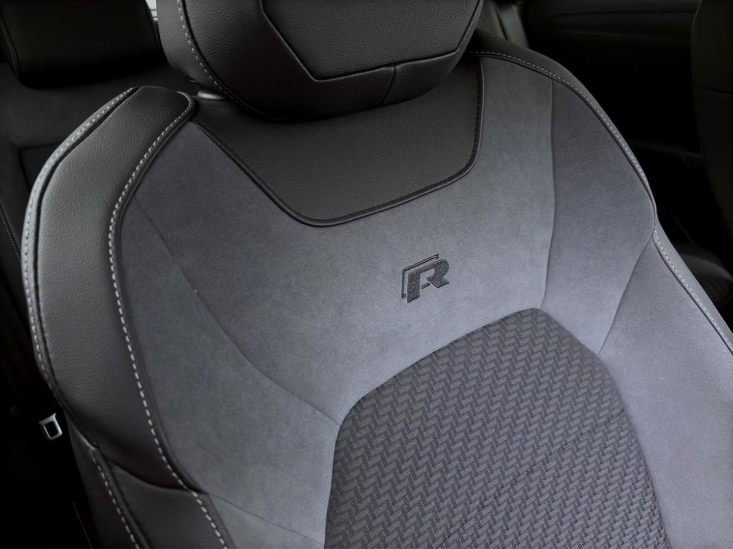Volkswagen T-Roc 4M R - Samsaru's Car Outlet