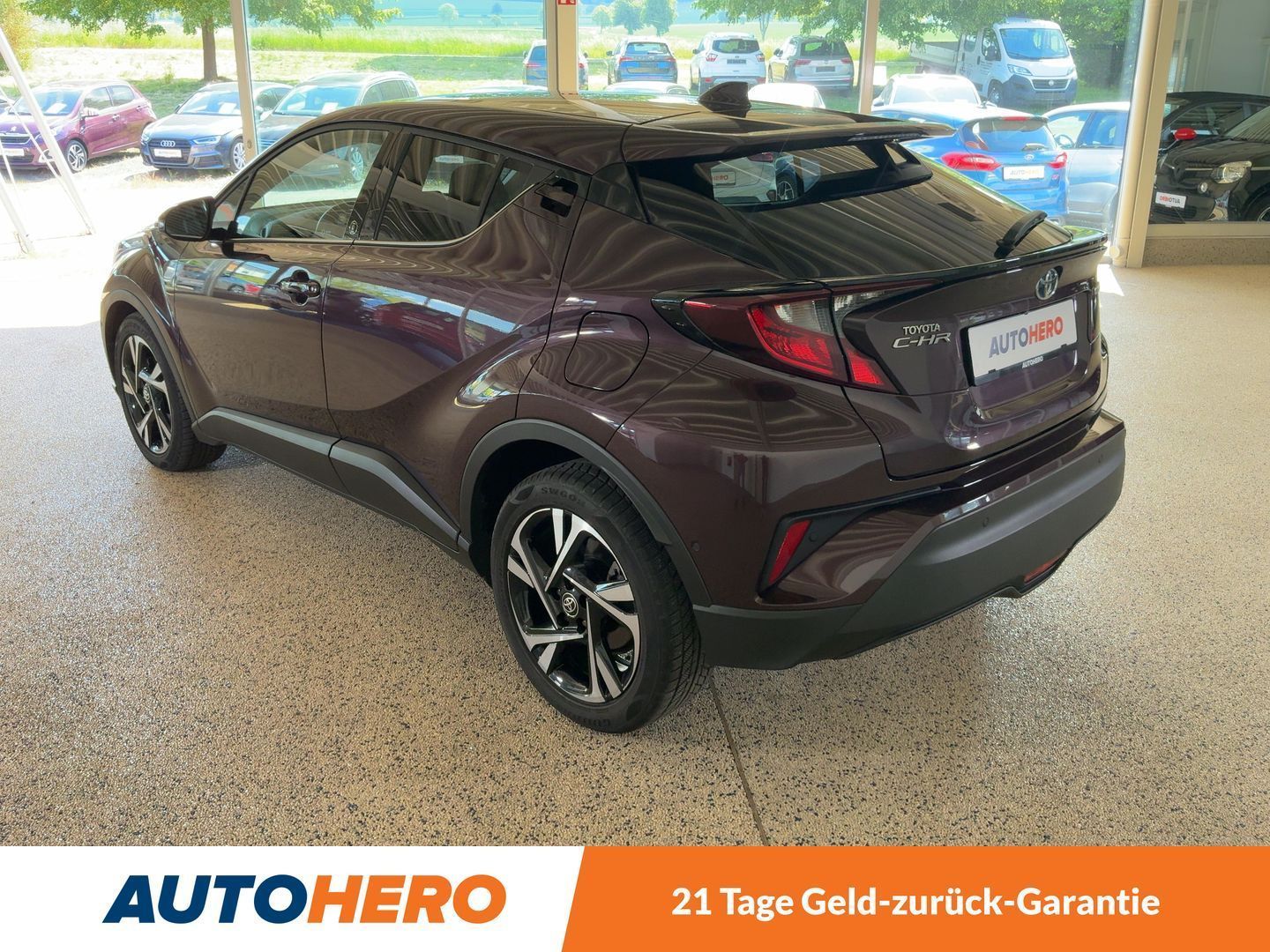 Toyota C-HR 1.8 Hybrid Team - Samsaru's Car Outlet