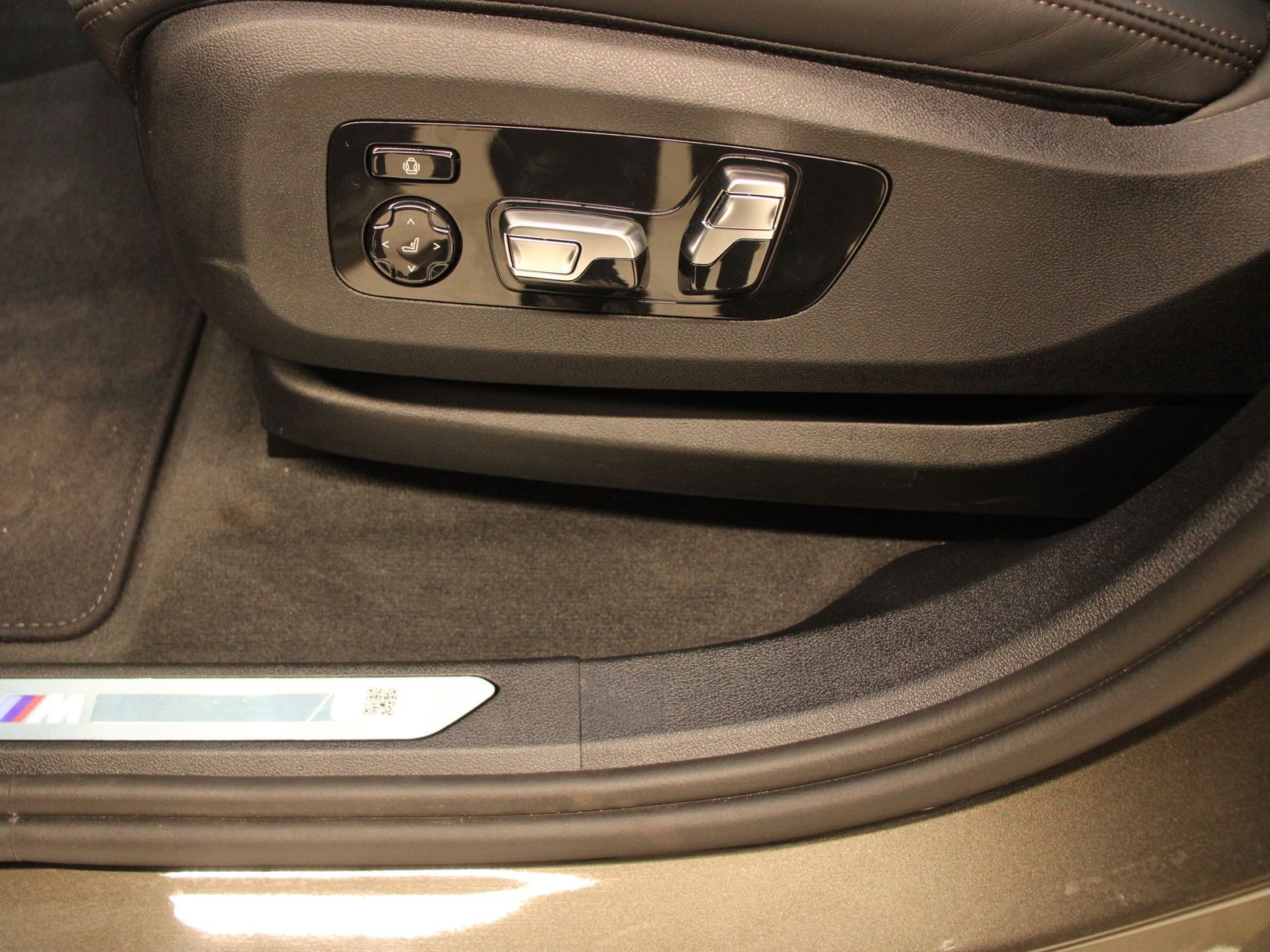 BMW X6 xDrive40d M Sportpaket Pro AHK STHZ Pano Icon