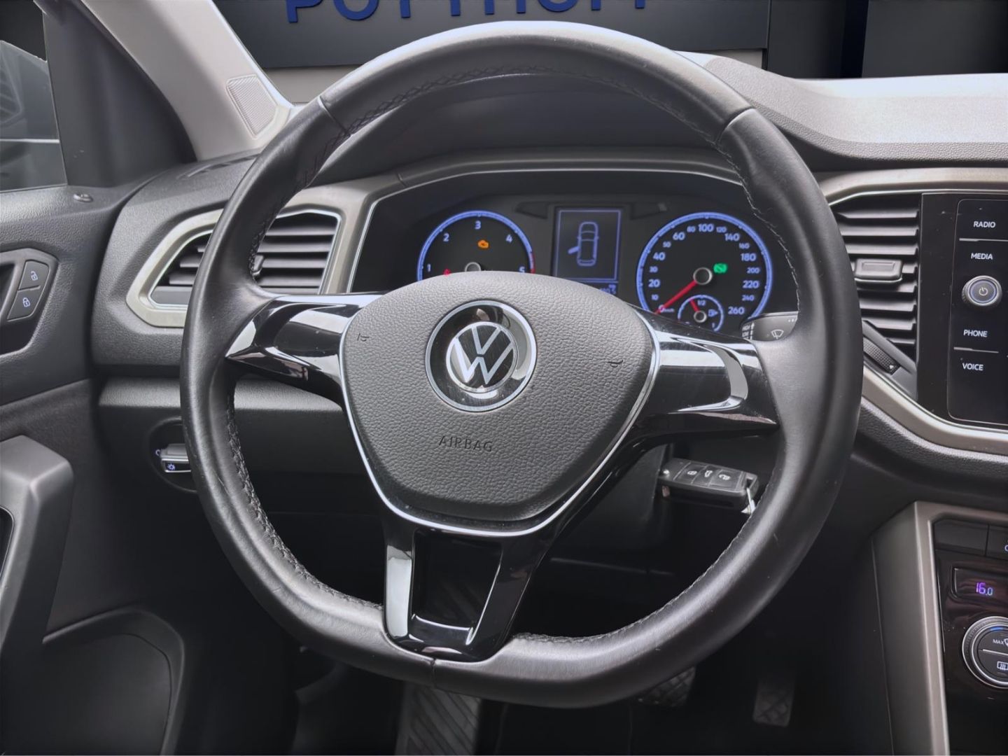 Volkswagen T-Roc 2.0 TDI DSG STYLE - Samsaru's Car Outlet