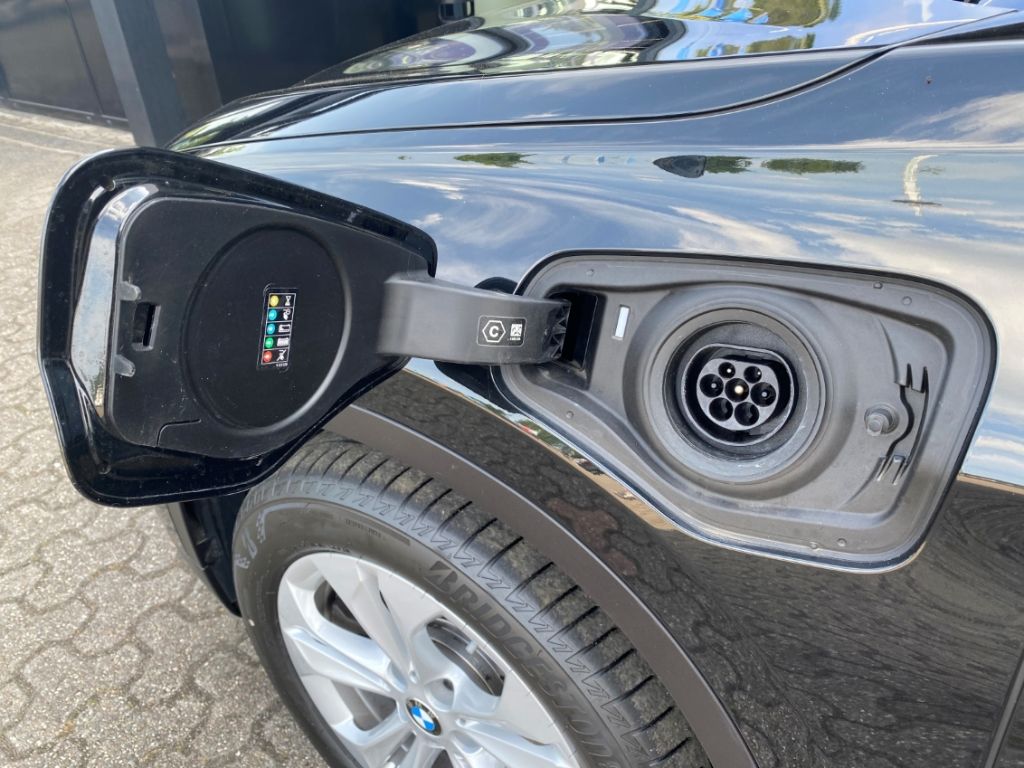 BMW X1 xDrive 25 e Advantage - Samsaru's Car Outlet