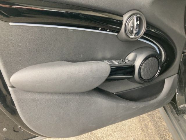 MINI Cooper PremiumPak - Samsaru's Car Outlet