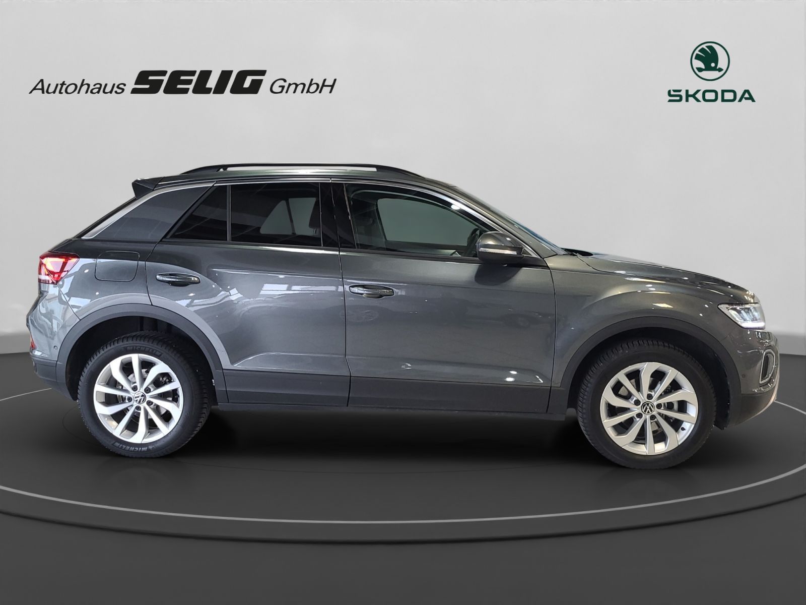 Volkswagen T-Roc Life 1.0 TSI - Samsaru's Car Outlet